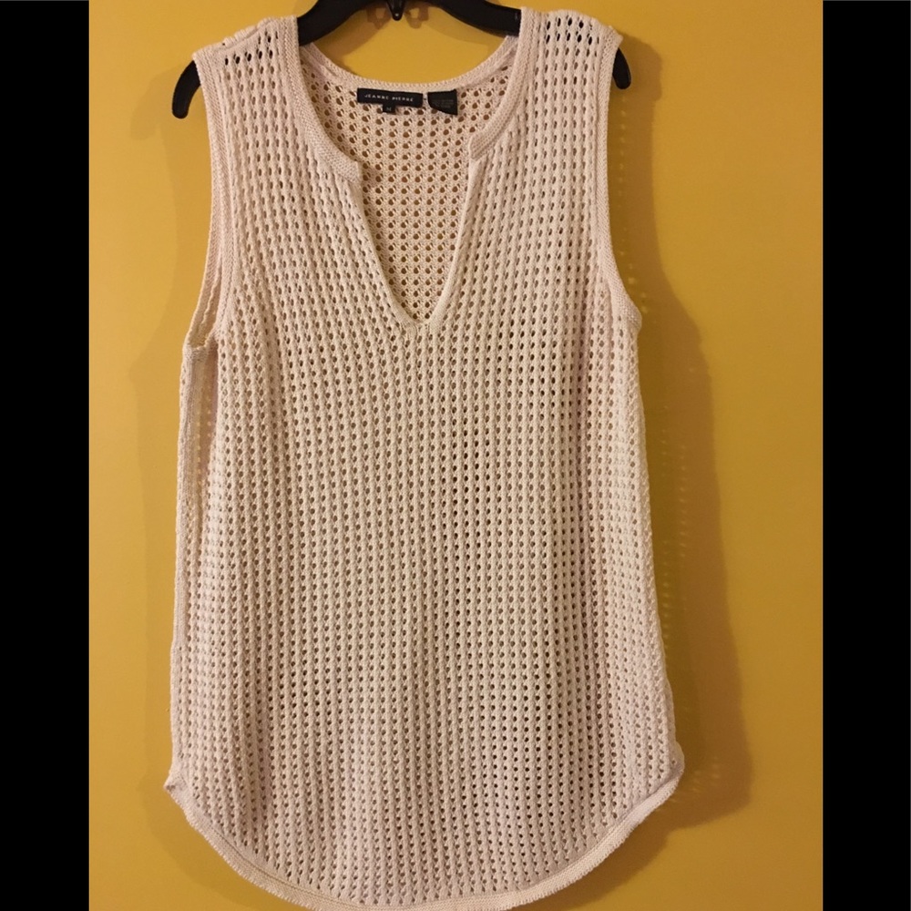 Women’s knit cream sweater tank size M